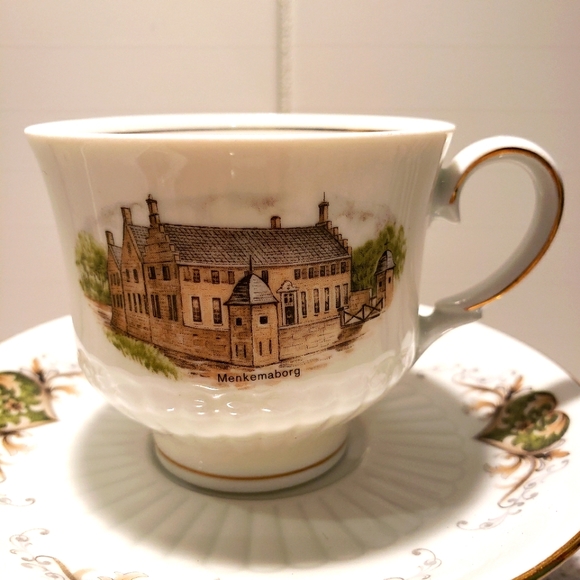 Bavarian made porcelain cup/saucer sets (2) of original Dutch castles. - Picture 8 of 8